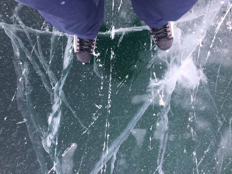 катались по льду Байкала